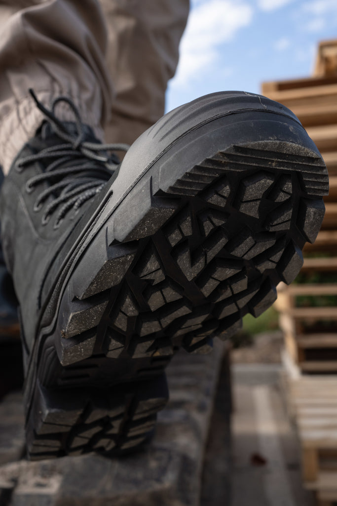 Selecting the Right Safety Boots for Builders, Contractors and Construction Workers